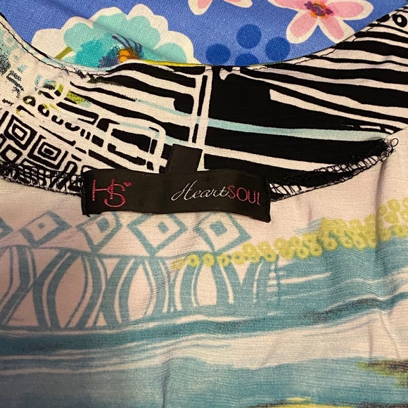 💕3 for $20💕 Tank Tops with wooden like beans - Picture 7 of 7